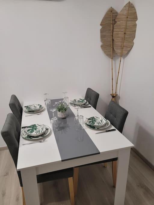 Saint-Julien-de-Peyrolas Appartement Tout Equipe En Rez-De-Jardin Entre Gard Et Ardeche المظهر الخارجي الصورة