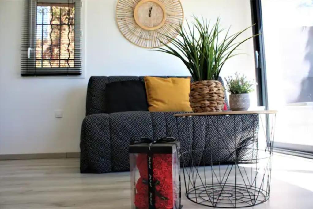 Saint-Julien-de-Peyrolas Appartement Tout Equipe En Rez-De-Jardin Entre Gard Et Ardeche المظهر الخارجي الصورة